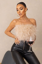 Načítať obrázok do zobrazovača galérie, Dámsky sexi top z pravého peria JLO Clothing Topkozuchy.sk