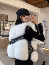 Načítať obrázok do zobrazovača galérie, Dámska pravá kožená vesta s pravou kožušinou DIAMOND Dámska kožená bunda s kožušinou Topkozuchy.sk