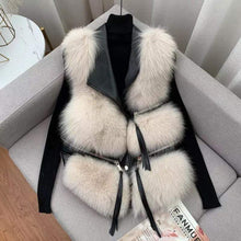 Načítať obrázok do zobrazovača galérie, Dámska pravá kožená vesta s pravou kožušinou DIAMOND Dámska kožená bunda s kožušinou Topkozuchy.sk