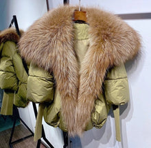 Načítať obrázok do zobrazovača galérie, Dámska páperová bunda s pravou kožušinou ARIA Topkožuchy.sk