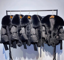Načítať obrázok do zobrazovača galérie, Dámska páperová bunda s pravou kožušinou ARIA Topkožuchy.sk