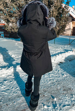 Načítať obrázok do zobrazovača galérie, Dámska zimná nepremokavá párka s pravou kožušinou EMILY Dámska parka Topkozuchy.sk