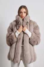 Načítať obrázok do zobrazovača galérie, Dámsky luxusný pravý kožuch z líšky PARIS Topkozuchy.sk