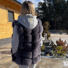 Načítať obrázok do zobrazovača galérie, Dámska kožušinová vesta z polárnej líšky AVRIL Pravá kožušinová vesta Topkozuchy.sk