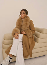 Načítať obrázok do zobrazovača galérie, Dámsky luxusný kašmírový kabát s mohutným golierom &quot;GEORGINA&quot; Clothing Topkozuchy.sk

