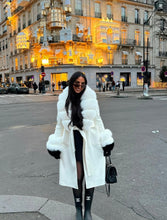 Načítať obrázok do zobrazovača galérie, Dámsky luxusný kašmírový kabát s mohutným golierom &quot;GEORGINA&quot; Clothing Topkozuchy.sk
