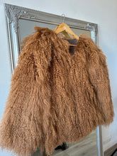 Načítať obrázok do zobrazovača galérie, Dámsky luxusný mongolský pravý kožuch &quot;RUE&quot; Clothing Topkozuchy.sk
