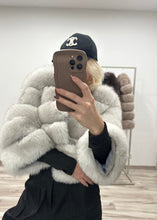 Načítať obrázok do zobrazovača galérie, Dámsky pravý kožuch z líšky &quot;SWEETGIRL&quot; Dámsky kožuch líška Topkozuchy.sk
