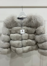 Načítať obrázok do zobrazovača galérie, Dámsky pravý kožuch z líšky &quot;SWEETGIRL&quot; Dámsky kožuch líška Topkozuchy.sk
