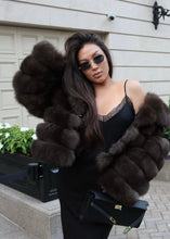 Načítať obrázok do zobrazovača galérie, Dámsky luxusný kožuch z líšky “AURA” Topkožuchy.sk

