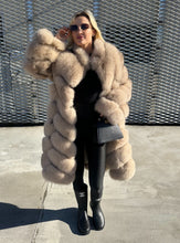 Načítať obrázok do zobrazovača galérie, Dámsky luxusný pravý kožuch “REVOLUTION” Dámsky luxusný pravý kožuch Topkozuchy.sk
