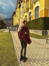 Načítať obrázok do zobrazovača galérie, Mongolský krátky kožuch “CLOE” damsky mongolsky kožuch Topkozuchy.sk

