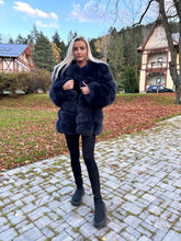 Načítať obrázok do zobrazovača galérie, Dámsky pravý kožuch z líšky “CAYAN” Dámsky pravy kožuch z lišky Topkozuchy.sk
