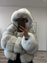 Načítať obrázok do zobrazovača galérie, Krátky luxusný pravý kožuch “MARBELA” Topkožuchy.sk
