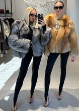 Načítať obrázok do zobrazovača galérie, Luxusný kožuch z líšky “AMENIA” Topkožuchy.sk
