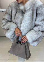 Načítať obrázok do zobrazovača galérie, Luxusný kožuch z líšky “AMENIA” Topkožuchy.sk
