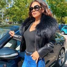 Načítať obrázok do zobrazovača galérie, Dámska luxusná zimná pravá kožená bunda s bohatým golierom z mývala ROSY Clothing Topkozuchy.sk
