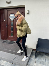 Načítať obrázok do zobrazovača galérie, Dámska páperová bunda s pravou kožušinou ARIA Clothing Topkozuchy.sk
